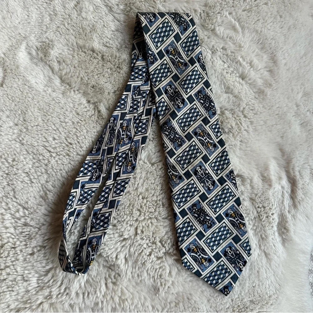 Vintage Disney Mickey‎ Mouse Paisley Print Silk Tie   4″ x 59″ Blue Card Tie
